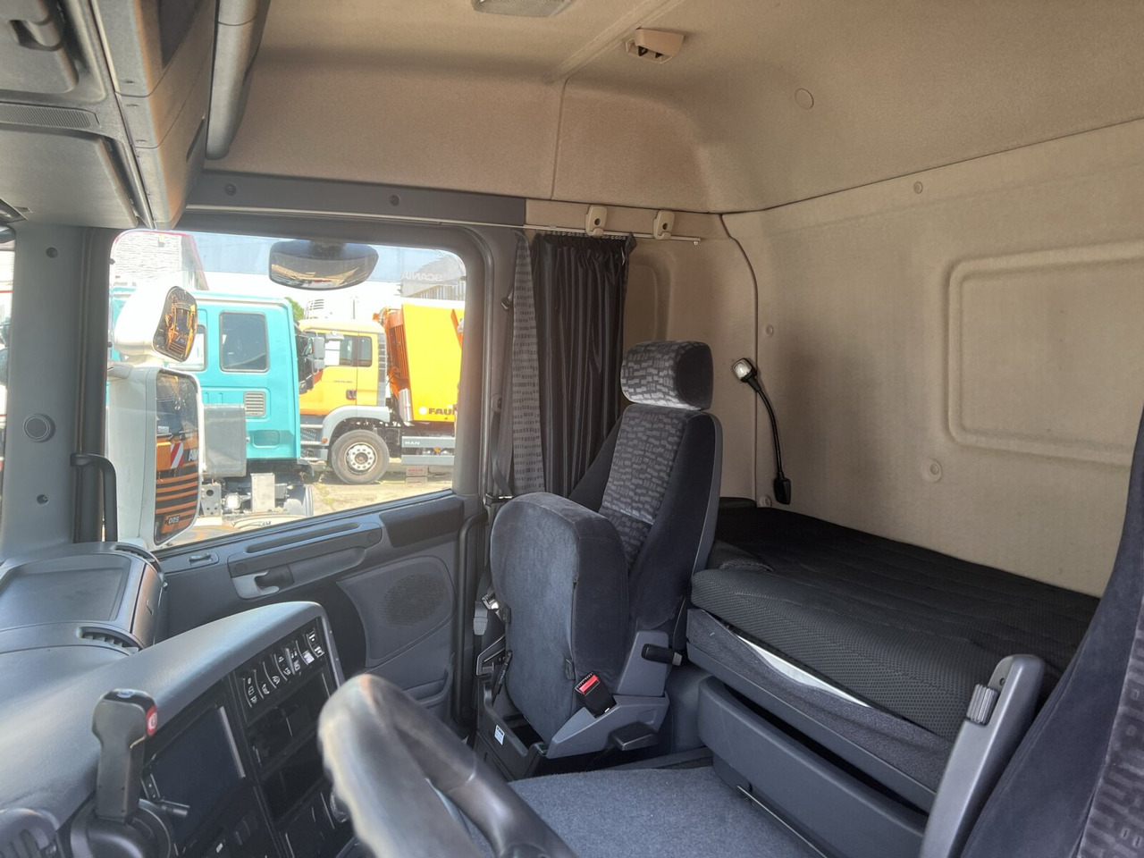 Box truck Scania G420 6x2, ERSATZTEILSPENDER! G420 6x2, Liftachse, Hiab LBW, Motor defekt!: picture 5