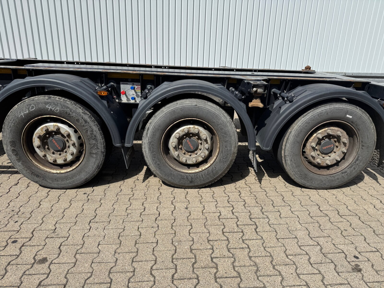 Kögel Port 45 Simplex Container-Chassis Port 45 Simplex, Container-Chassis, 20/2x20/30/40/45 Fuß, ausziehbar - Semi-trailer: picture 4 Kögel Port 45 Simplex Container-Chassis Port 45 Simplex, Container-Chassis, 20/2x20/30/40/45 Fuß, ausziehbar - Semi-trailer: picture 4