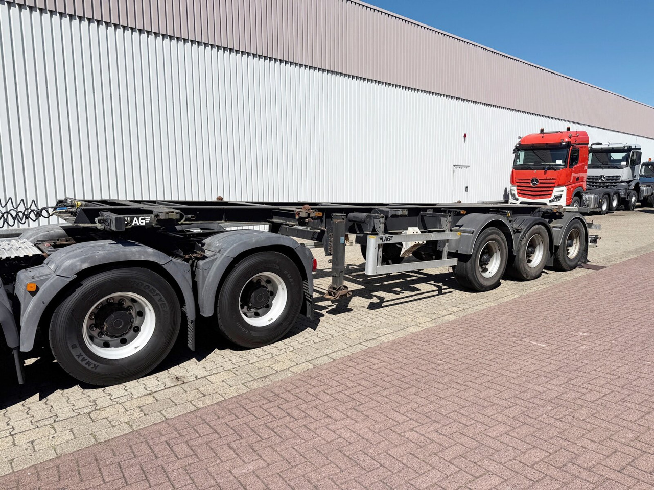 Lag 0-3-39 CD Containerchassis 0-3-39 CD Containerchassis, 20ft und 30ft, ADR - Semi-trailer: picture 1 Lag 0-3-39 CD Containerchassis 0-3-39 CD Containerchassis, 20ft und 30ft, ADR - Semi-trailer: picture 1