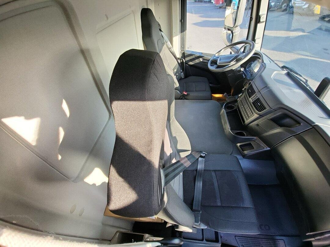 T-Way 360 6x6 T-Way 360 6x6, Nebenantrieb - Cab chassis truck: picture 4 T-Way 360 6x6 T-Way 360 6x6, Nebenantrieb - Cab chassis truck: picture 4