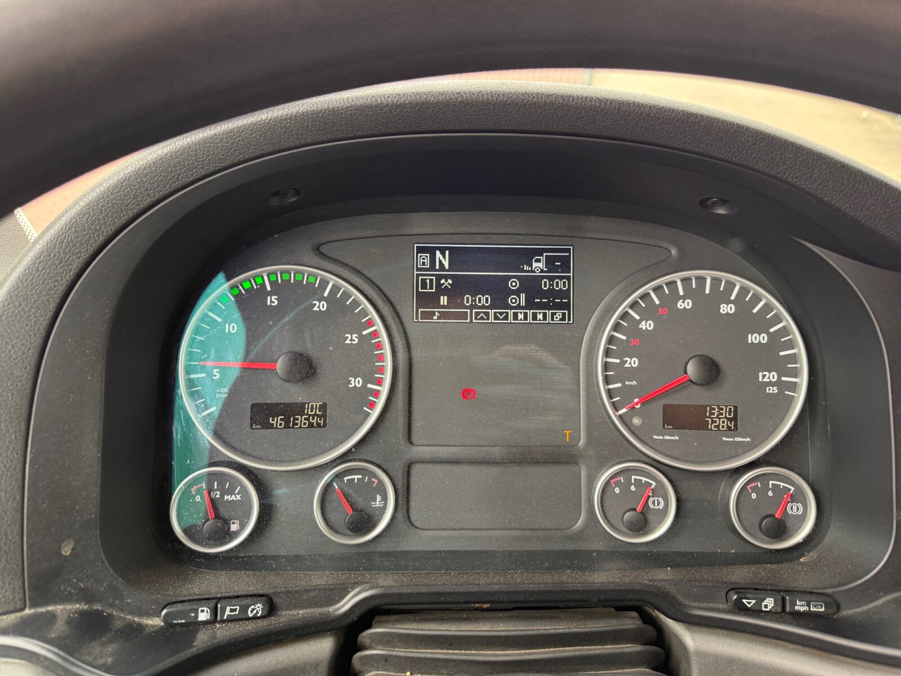 MAN TGX 26.480 6x4 BLS TGX 26.480 6x4 BLS, Retarder, XLX, Standklima, Hydraulik, zGG 90t - Tractor unit: picture 3 MAN TGX 26.480 6x4 BLS TGX 26.480 6x4 BLS, Retarder, XLX, Standklima, Hydraulik, zGG 90t - Tractor unit: picture 3