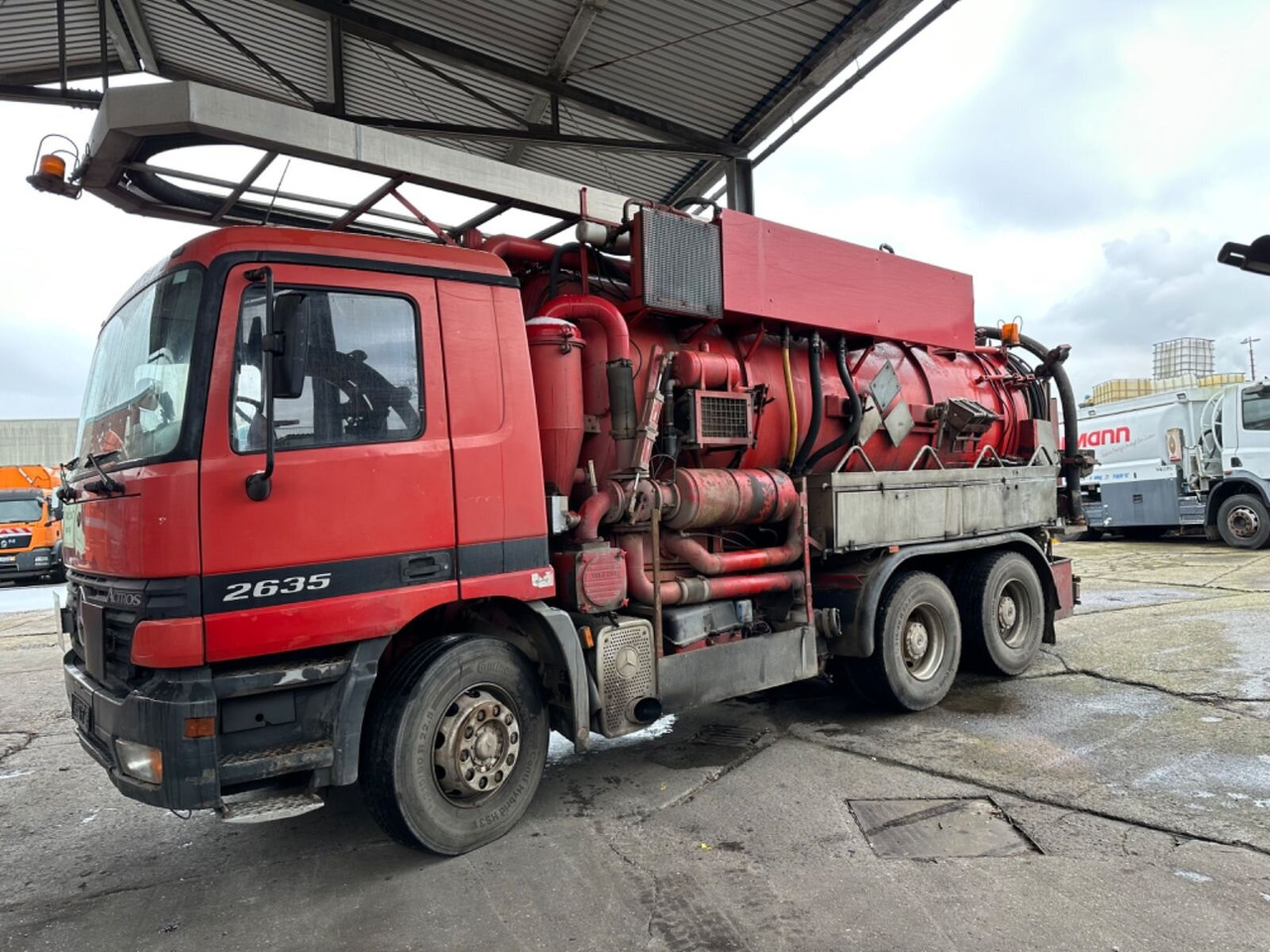 Mercedes-Benz Actros 2635 6x4 Actros 2635 6x4, Kutschke Saug- und Spülwagen ca. 13,5m³ - Truck: picture 1 Mercedes-Benz Actros 2635 6x4 Actros 2635 6x4, Kutschke Saug- und Spülwagen ca. 13,5m³ - Truck: picture 1