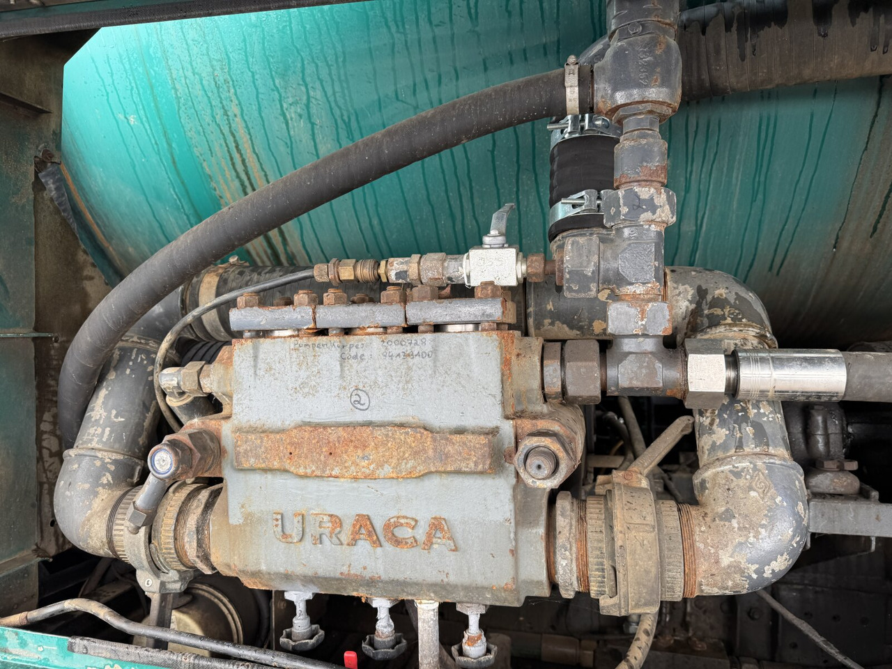 Truck Mercedes-Benz Actros 3348 6x4 Actros 3348 6x4, V8, Kroll Saug-/Spülwagen ca. 14m³, Wasserrückgewinnung, Funk: picture 12