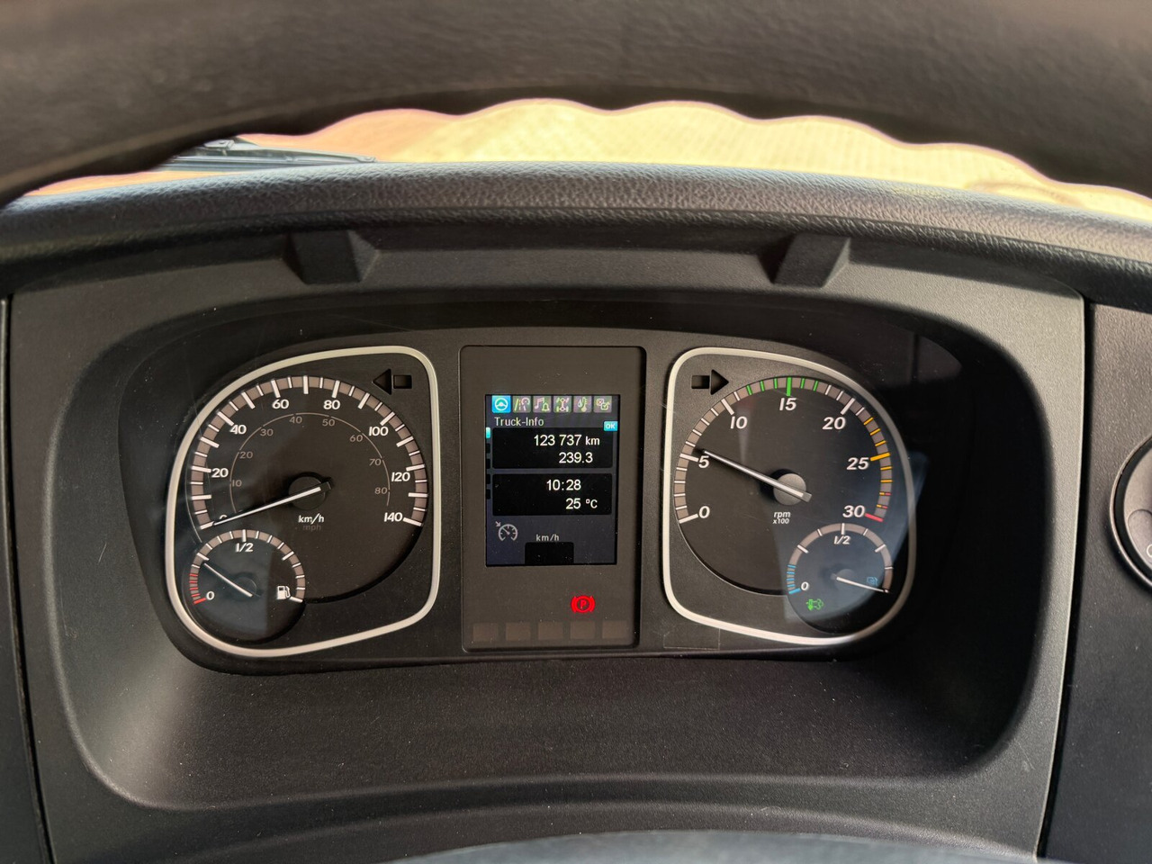 Mercedes-Benz Atego 1524 LKO 4x2 Atego 1524 LKO 4x2, Kehrmaschine FAUN Viajet 6RH - Truck: picture 5 Mercedes-Benz Atego 1524 LKO 4x2 Atego 1524 LKO 4x2, Kehrmaschine FAUN Viajet 6RH - Truck: picture 5