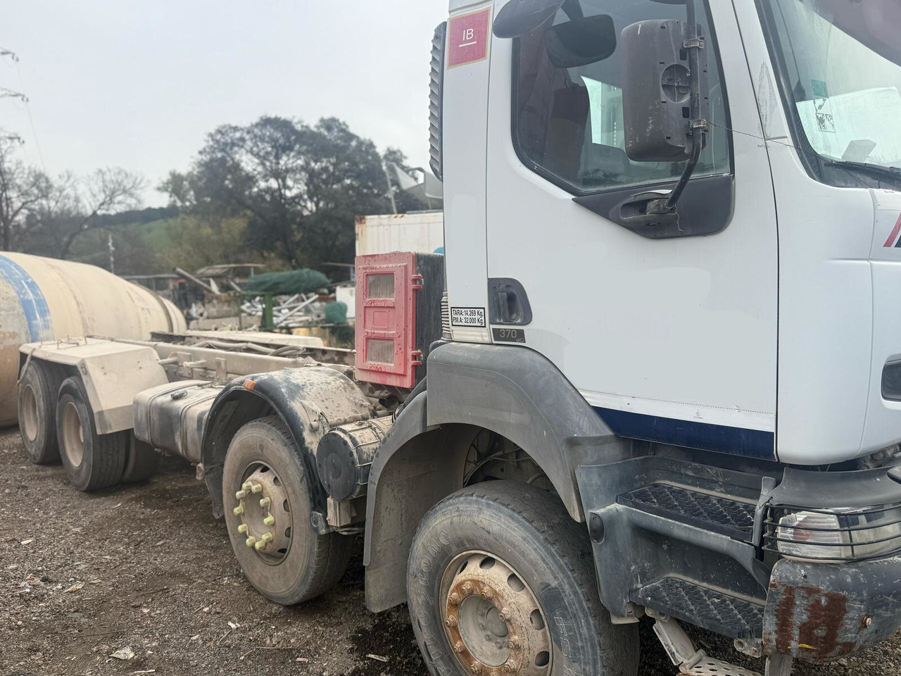 Renault 33FVC2A 8x4 - Truck: picture 4 Renault 33FVC2A 8x4 - Truck: picture 4