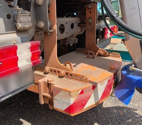 Unimog U300 405/10 4x4 U300 405/10 4x4, Kommunalhydraulik, Frontzapfwelle, Kipper - Van: picture 4 Unimog U300 405/10 4x4 U300 405/10 4x4, Kommunalhydraulik, Frontzapfwelle, Kipper - Van: picture 4