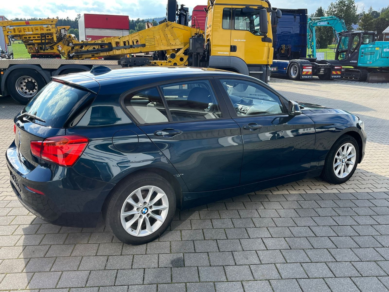 BMW 118 Baureihe 1 Lim. 5-trg. 118 d - Sedan: picture 5 BMW 118 Baureihe 1 Lim. 5-trg. 118 d - Sedan: picture 5