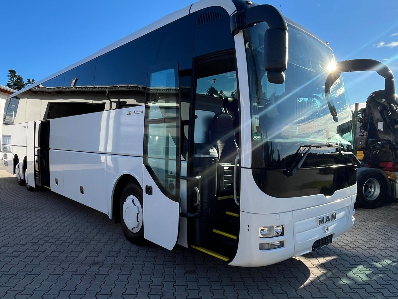 MAN Lions Coach L 57+1+1 Sitze Schaltgetriebe - Coach: picture 1 MAN Lions Coach L 57+1+1 Sitze Schaltgetriebe - Coach: picture 1