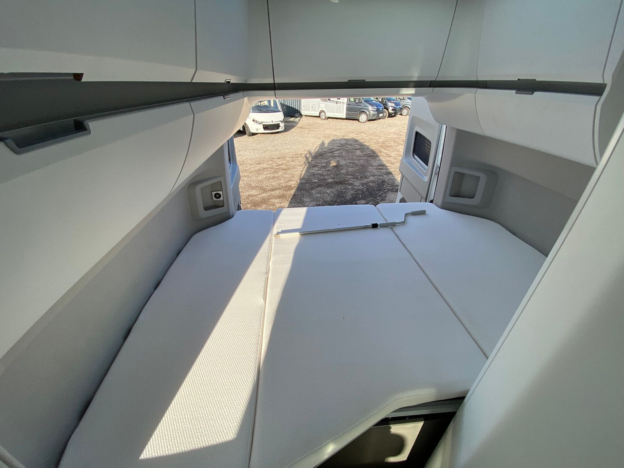 Camper van Volkswagen Grand California 600 FW, 3/4 Bett: picture 15