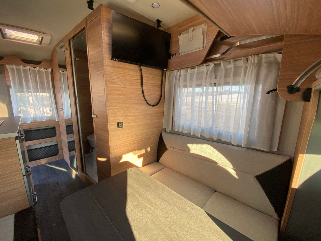 Semi-integrated motorhome Weinsberg X-Cursion Van Edition 500 LT,  Automatik,AHK: picture 17