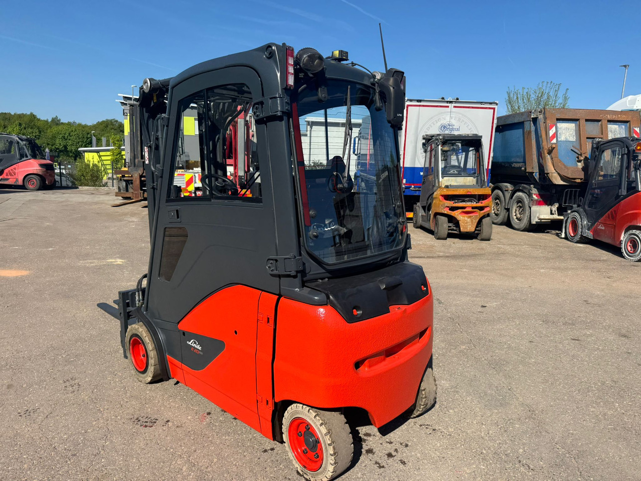 LINDE E20PHL-02 Elektro Triplex Kabine Heizung integriertes Ladegerät - Electric forklift: picture 4 LINDE E20PHL-02 Elektro Triplex Kabine Heizung integriertes Ladegerät - Electric forklift: picture 4