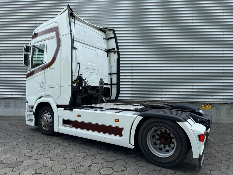 Scania S450 / Retarder / Full Air / Night Klima / 2 Tanks / TUV: 3-2026 / Belgium Truck - Tractor unit: picture 3 Scania S450 / Retarder / Full Air / Night Klima / 2 Tanks / TUV: 3-2026 / Belgium Truck - Tractor unit: picture 3