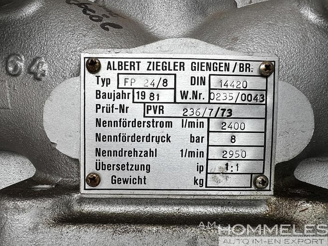 Fire truck Mercedes-Benz 1626 4x4: picture 8