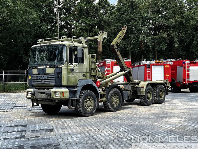 Truck MAN 35.464 8x8 hooklift: picture 1