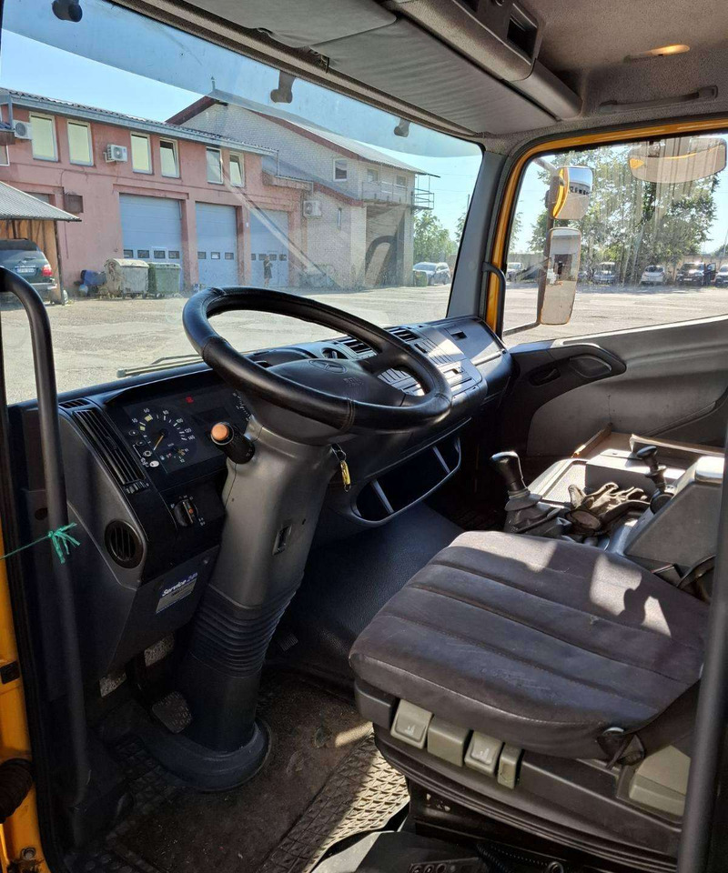Mercedes-Benz Atego - Curtainsider truck: picture 5 Mercedes-Benz Atego - Curtainsider truck: picture 5