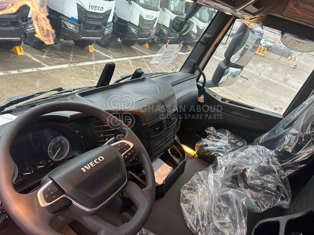 IVECO T-WAY Chassis 6×4 – GVW 33.5 Ton approx. (Tyres 12.00R20) Wheelbase 4200 MY25 - Cab chassis truck: picture 4 IVECO T-WAY Chassis 6×4 – GVW 33.5 Ton approx. (Tyres 12.00R20) Wheelbase 4200 MY25 - Cab chassis truck: picture 4