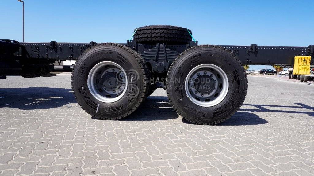 Cab chassis truck IVECO T-WAY Chassis  6×6 AD380T47WH WHEELBASE 4500 MY25: picture 9