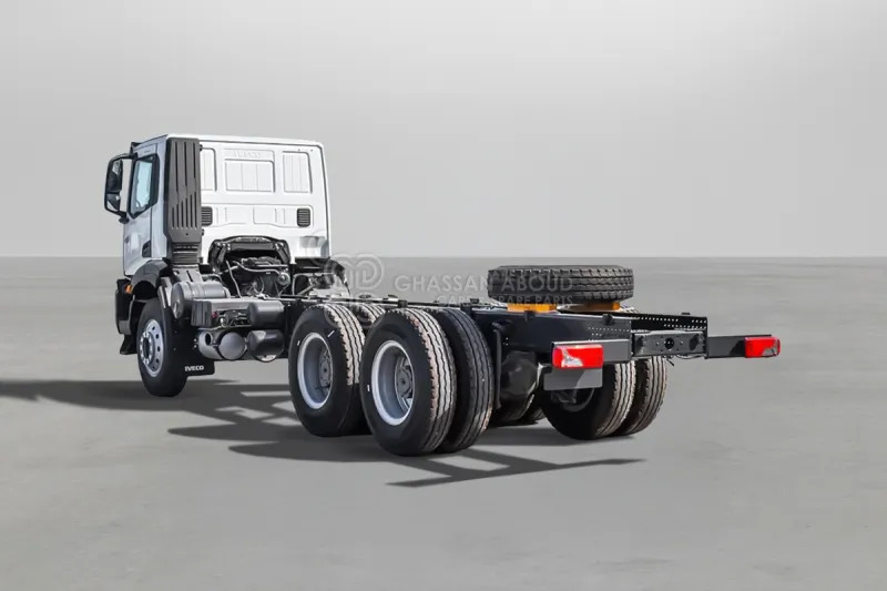Iveco T-WAY AD380T47H 6x4 R24 Tyres Chassis - Barcelona Stock - Cab chassis truck: picture 2 Iveco T-WAY AD380T47H 6x4 R24 Tyres Chassis - Barcelona Stock - Cab chassis truck: picture 2