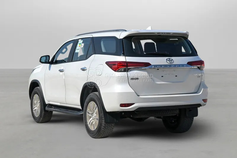 Toyota Fortuner 4X4 PART-TIME - SUV: picture 5 Toyota Fortuner 4X4 PART-TIME - SUV: picture 5