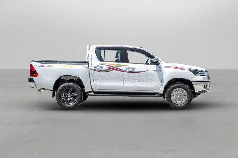 Toyota Hilux 4X4 Double Cabin - Pickup truck, Combi van: picture 3 Toyota Hilux 4X4 Double Cabin - Pickup truck, Combi van: picture 3