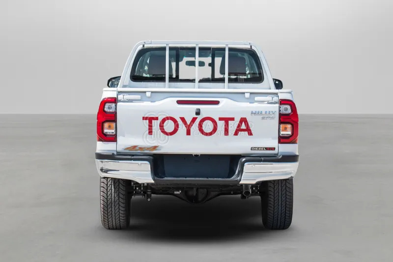 Toyota Hilux 4X4 Double Cabin - Pickup truck, Combi van: picture 4 Toyota Hilux 4X4 Double Cabin - Pickup truck, Combi van: picture 4