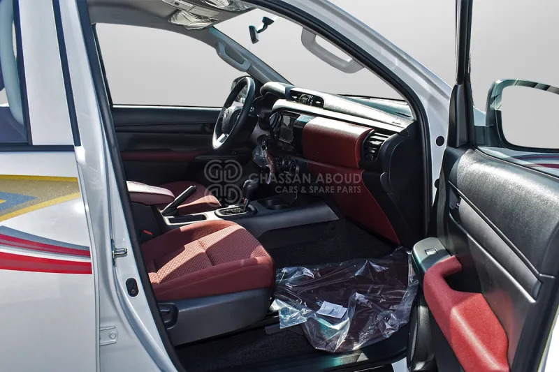 Toyota Hilux 4X4 Double Cabin - Pickup truck, Combi van: picture 5 Toyota Hilux 4X4 Double Cabin - Pickup truck, Combi van: picture 5