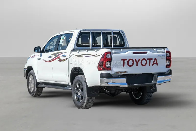 Toyota Hilux 4X4 Double Cabin - Pickup truck, Combi van: picture 5 Toyota Hilux 4X4 Double Cabin - Pickup truck, Combi van: picture 5