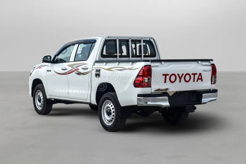 Toyota Hilux 4X4 Double Cabin - Pickup truck, Combi van: picture 3 Toyota Hilux 4X4 Double Cabin - Pickup truck, Combi van: picture 3