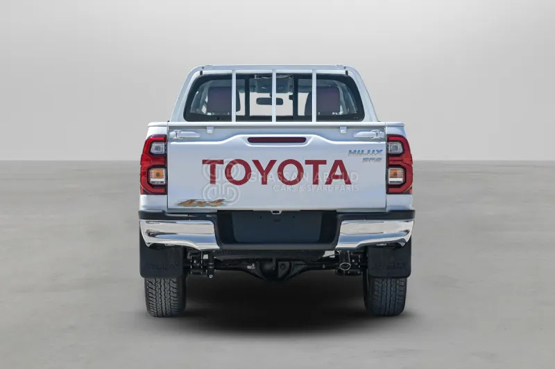 Toyota Hilux 4X4 Double Cabin - Pickup truck, Combi van: picture 4 Toyota Hilux 4X4 Double Cabin - Pickup truck, Combi van: picture 4