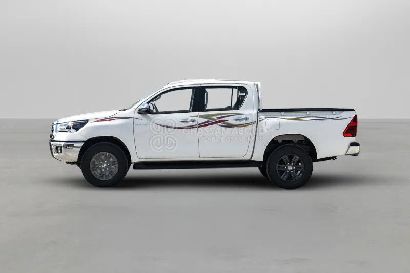 Toyota Hilux 4X4 Double Cabin - Pickup truck, Combi van: picture 2 Toyota Hilux 4X4 Double Cabin - Pickup truck, Combi van: picture 2