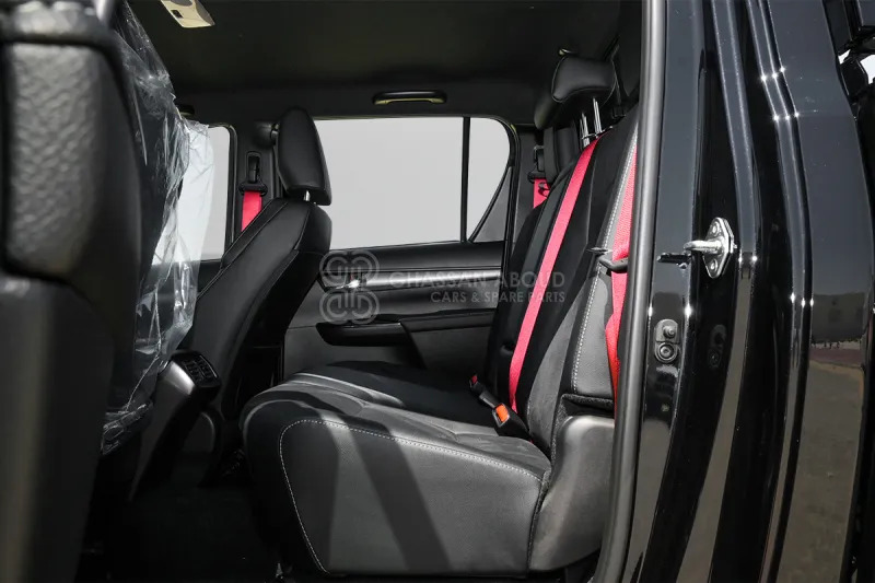 Toyota Hilux 4X4 Double Cabin - Pickup truck, Combi van: picture 5 Toyota Hilux 4X4 Double Cabin - Pickup truck, Combi van: picture 5