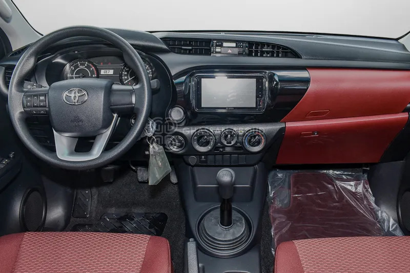 Toyota Hilux 4X4 - Pickup truck: picture 2 Toyota Hilux 4X4 - Pickup truck: picture 2