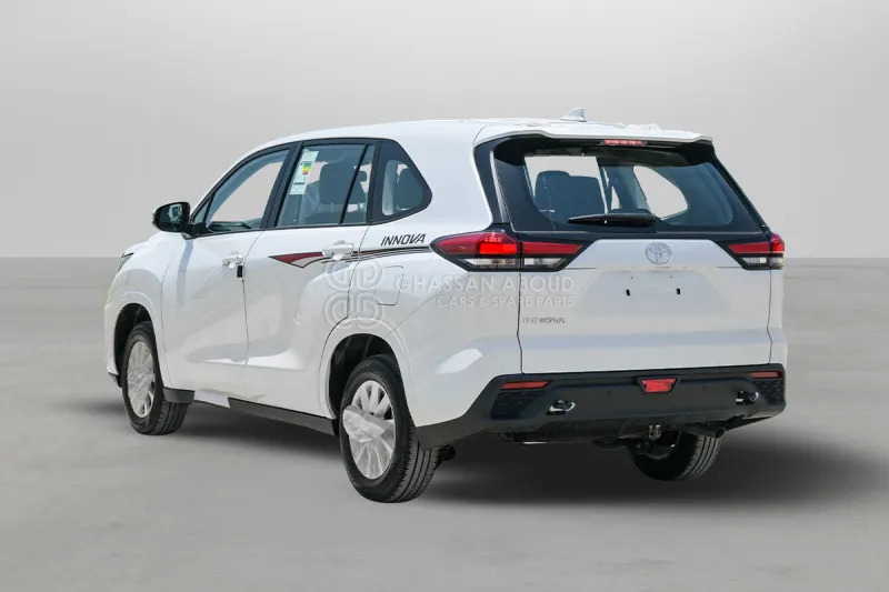 Toyota Innova - SUV: picture 4 Toyota Innova - SUV: picture 4