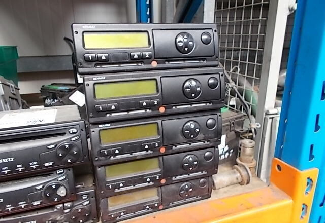 Renault MAGNUM DXI, PREMIUM DXI - Tachograph for Truck: picture 1 Renault MAGNUM DXI, PREMIUM DXI - Tachograph for Truck: picture 1