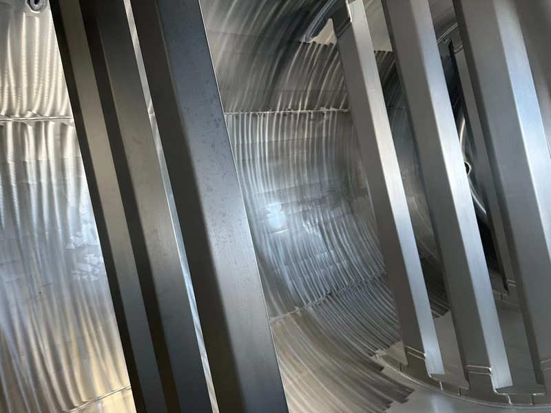 Storage tank for transportation of chemicals CIMC 20FT ISO, 25.090L / 1-COMP / 3 BAFFELS / T12 / 4 manholes / ADR valid until 02/2027: picture 19 Storage tank for transportation of chemicals CIMC 20FT ISO, 25.090L / 1-COMP / 3 BAFFELS / T12 / 4 manholes / ADR valid until 02/2027: picture 19