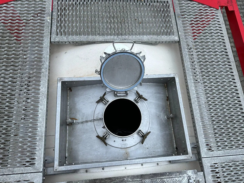 Storage tank for transportation of fuel SINGAMAS 20FT ISO, 26.000L/1-COMP/3 BAFFELS/3 manholes, 5Y inspection: 06/2027: picture 15