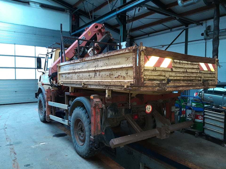 Mercedes Unimog U1250 - Municipal/ Special vehicle, Dropside/ Flatbed truck: picture 3 Mercedes Unimog U1250 - Municipal/ Special vehicle, Dropside/ Flatbed truck: picture 3