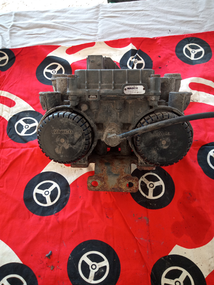DAF XF106 - Brake valve: picture 2 DAF XF106 - Brake valve: picture 2
