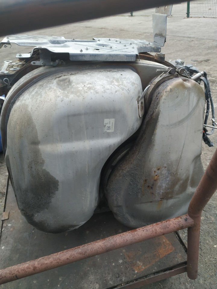 VOLVO FH4 - Catalytic converter for Truck: picture 1 VOLVO FH4 - Catalytic converter for Truck: picture 1