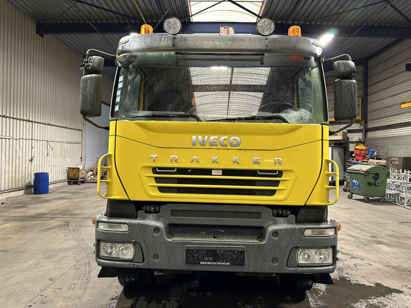 Iveco TRAKKER 350 6x4 HOOKLIFT + CRANE FASSI F120.22 (5/6 F) - *342.000km* - STEEL SPRING / BIG AXLES - AS TRONIC AUTOMATIC GEARBOX - Hook lift truck, Crane truck: picture 2 Iveco TRAKKER 350 6x4 HOOKLIFT + CRANE FASSI F120.22 (5/6 F) - *342.000km* - STEEL SPRING / BIG AXLES - AS TRONIC AUTOMATIC GEARBOX - Hook lift truck, Crane truck: picture 2