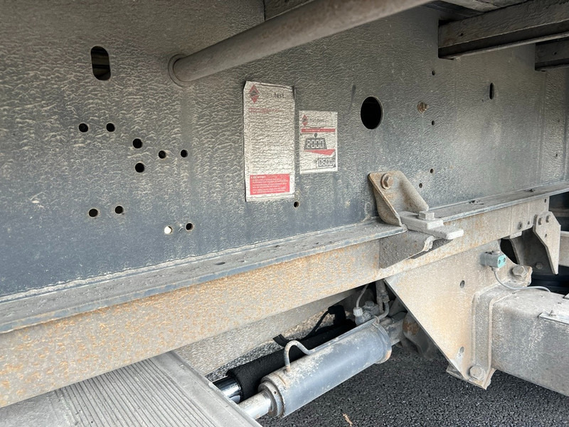 Curtainsider semi-trailer Krone 3-AXLES TRAILER - SAF DISC - LIFT + STEERING AXLE - TAILLIFT: picture 19