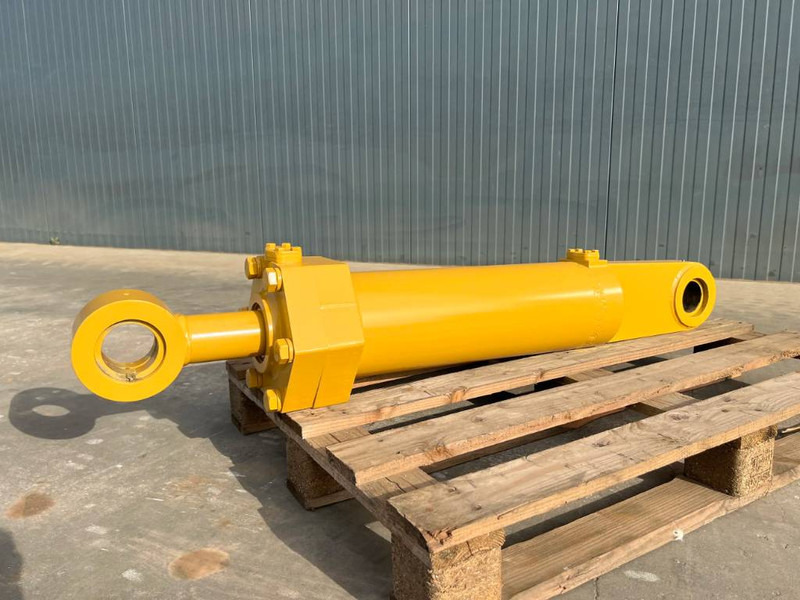 Cat D8 Cylinder - Attachment for Construction machinery: picture 1 Cat D8 Cylinder - Attachment for Construction machinery: picture 1