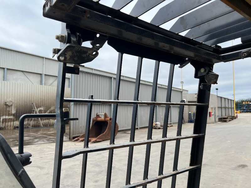 Cat 313E / M315F / 320F / 323E / 325F / 329E / 330F / - Cab and interior for Construction machinery: picture 4 Cat 313E / M315F / 320F / 323E / 325F / 329E / 330F / - Cab and interior for Construction machinery: picture 4