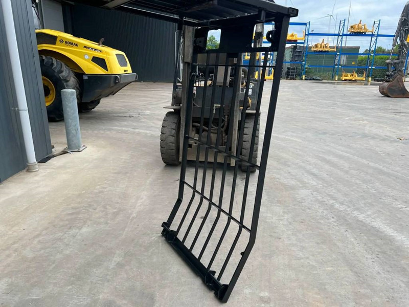 Cat 336D Guard - Cab and interior for Construction machinery: picture 3 Cat 336D Guard - Cab and interior for Construction machinery: picture 3