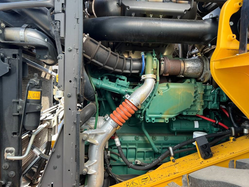 Volvo L90H - Wheel loader: picture 4 Volvo L90H - Wheel loader: picture 4