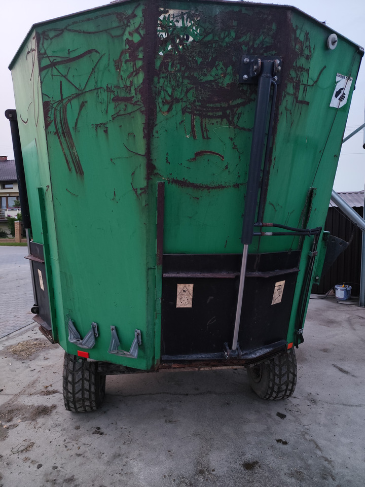 Auto-Agro T-011 - Forage mixer wagon: picture 5 Auto-Agro T-011 - Forage mixer wagon: picture 5