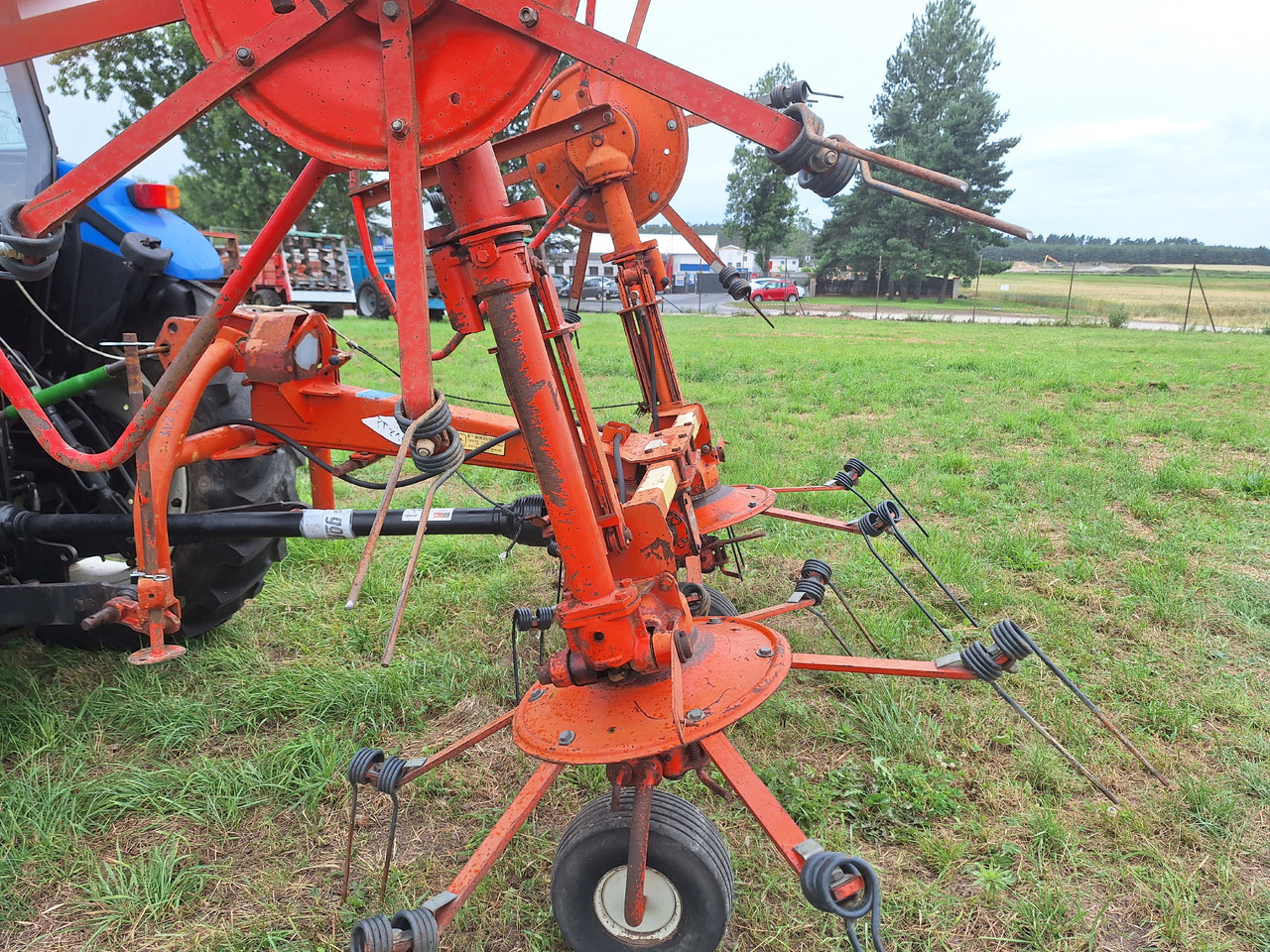 KUHN GF5000MH - Tedder/ Rake: picture 2 KUHN GF5000MH - Tedder/ Rake: picture 2