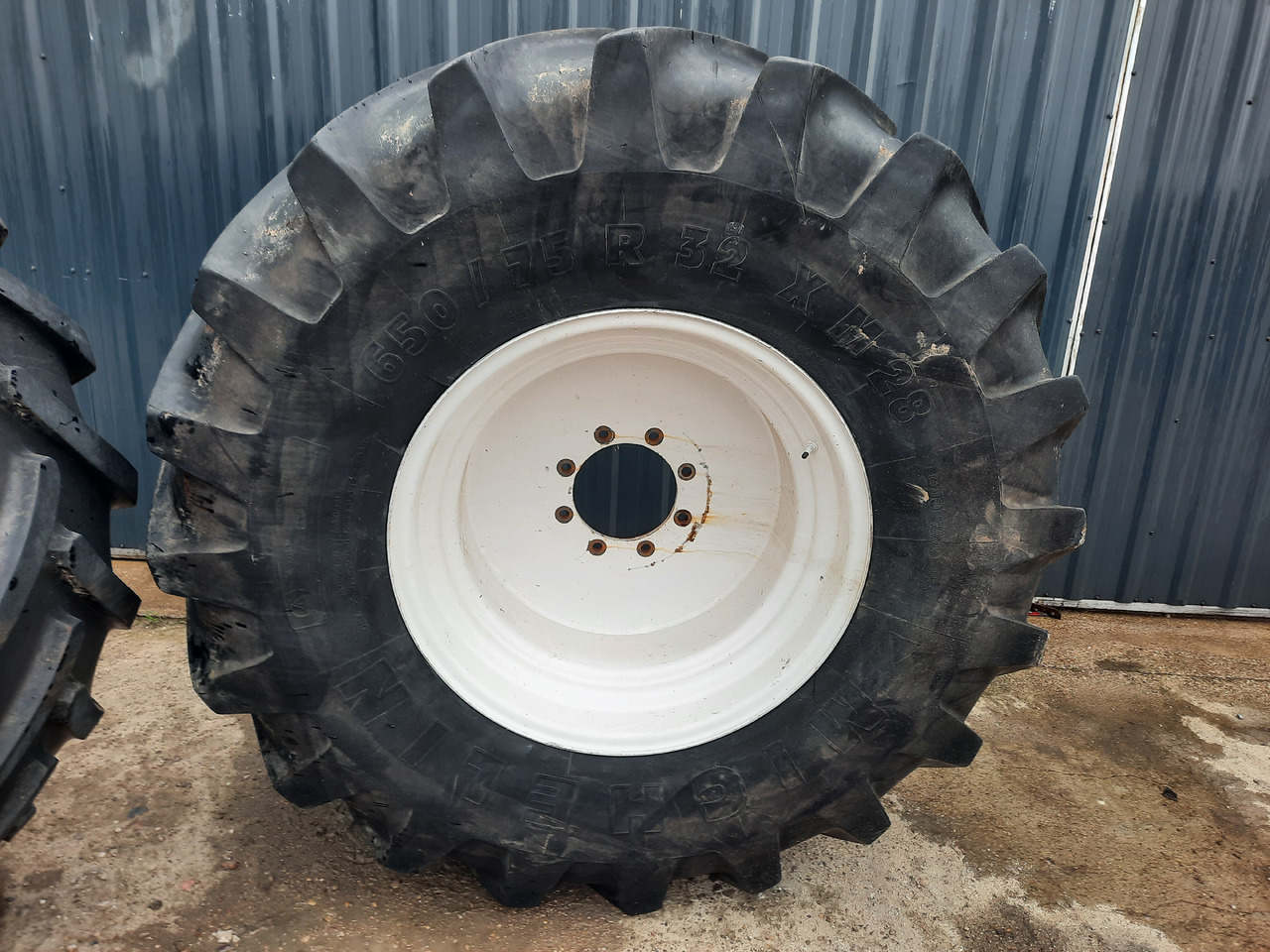 MICHELIN 650/75 R32 - Wheel and tire package for Agricultural machinery: picture 2 MICHELIN 650/75 R32 - Wheel and tire package for Agricultural machinery: picture 2