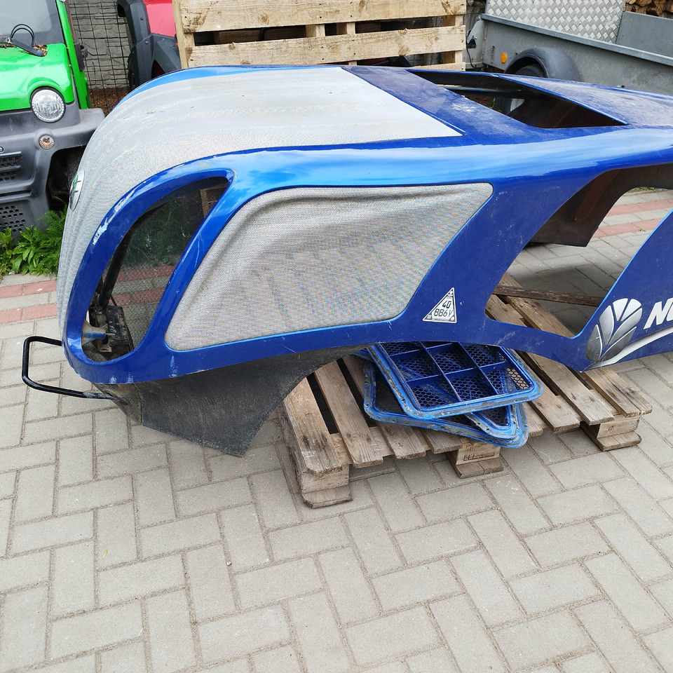 New Holland T8 - Other machinery: picture 1 New Holland T8 - Other machinery: picture 1