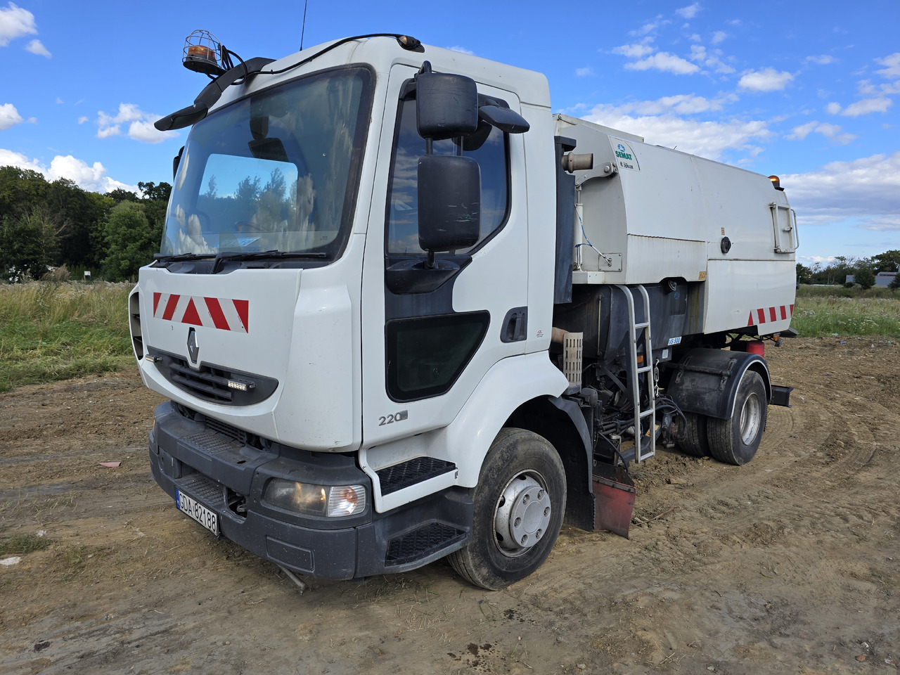RENAULT Midlum - Road sweeper: picture 1 RENAULT Midlum - Road sweeper: picture 1